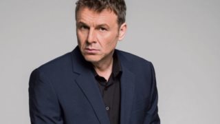 Ο Απόστολος Γκλέτσος επιστρέφει στο θέατρο!