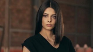 Άννα Μπεζάν: &quot;Ένιωθα ότι δεν είμαι αρκετή για τον ρόλο της μητέρας. Έχω πολλά παραδείγματα προς αποφυγήν&quot;