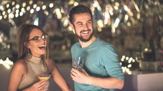 Να ρέει το αλκόολ: Επίσημο: Τα ζευγάρια που πίνουν μαζί, μένουν περισσότερο καιρό μαζί
