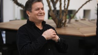 Γιάννης Καπετάνιος: Η εξομολόγηση που σοκάρει: «Έτρωγα σύκα με νερό για να ξεχνάω την πείνα μου»