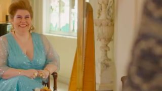 Ρεσιτάλ γέλιου από Σαββίδου και Αντωνόπουλο στο νέο τρέιλερ για την &quot;Κατάρα της Τζέλα Δελαφράγκα&quot;