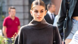 Kaia Gerber: Κουρεύτηκε και περνάει ένα σπουδαίο μήνυμα με μία φωτογραφία της
