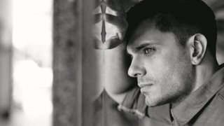 Μύρωνας Στρατής: Όσα αποκάλυψε για τα παιδικά του χρόνια &amp; τη σημερινή του συνήθεια με τη μαμά του