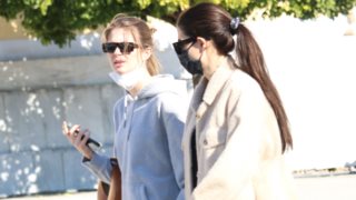 H Αμαλία Κωστοπούλου σε χαλαρές στιγμές στο κέντρο της Αθήνας