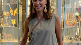 Εβελίνα Παπαντωνίου: Η πρώην Σταρ Ελλάς υπέκυψε στη γοητεία του καρέ και το αποτέλεσμα τη δικαίωσε!
