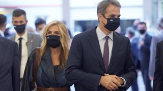 Ο Κυριάκος και η Μαρέβα Μητσοτάκη σε νέα κοινή δημόσια εμφάνιση