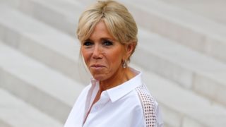 Βrigitte Macron: Δίνει γαλλική φινέτσα στο cocktail φόρεμα
