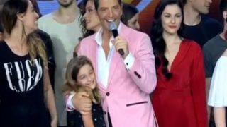 Σάκης Ρουβάς: Με την κόρη του στο stage του Χ-Factor: Όσα της είπε στον αέρα της εκπομπής