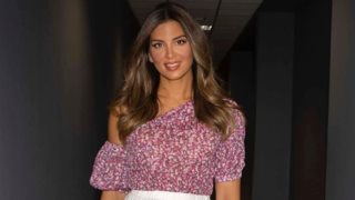 Η Zara φούστα της Σταματίνας Τσιμτσιλή είναι τέλεια για ένα ανανεωμένο βραδινό look