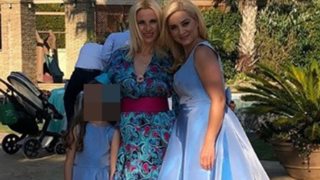 Έλενα Πολυκάρπου: Το άλμπουμ της βάφτισης του γιου της