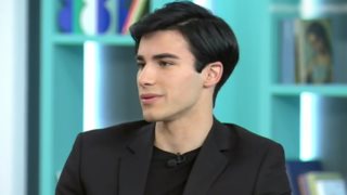 GNTM | Ο Ντίνος Κρίτσης &quot;δίνει&quot; τον Στυλιανό: &quot;Οff camera γίνονται πάρα πολλά. Έκανε προσβλητικά σχόλια&quot;