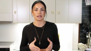 Ξέσπασε η Δήμητρα Αλεξανδράκη: "Με πήρε τηλέφωνο και μου μίλησε σαν να είμαι το χειρότερο σκουπίδι"