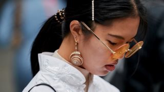 Τα πιο εντυπωσιακά σκουλαρίκια που είδαμε στο street style των Εβδομάδων Μόδας
: Μικρές λεπτομέρειες που κάνουν την διαφορά
