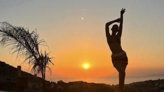 Ελένη Φουρέιρα | Ποζάρει αγκαλιά με τον γιο της στην Κρήτη