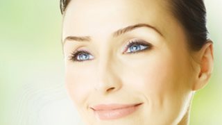 Η σωστή φροντίδα ματιών για να έχεις πάντα ξεκούραστο και νεανικό βλέμμα