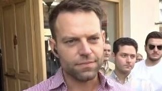 Ο Στέφανος Κασσελάκης αρνήθηκε να απαντήσει σε ερώτηση της Σίσσυς Χρηστίδου - "Πέταξε" το ακουστικό και αποχώρησε