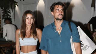 Σάκης Κατσούλης &amp; Μαριαλένα Ρουμελιώτη | Αγκαλιά στα σοκάκια της Μυκόνου