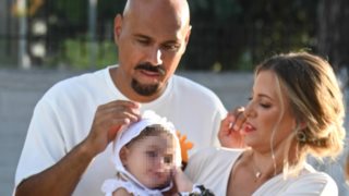 Δημήτρης Σκουλός | Το φωτογραφικό album από την βάφτιση της κόρης του