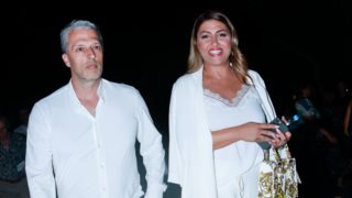 Η Έλενα Παπαρίζου σε σπάνια δημόσια εμφάνιση στο πλευρό του συζύγου της