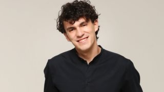 Full in love ο νεαρός πρωταγωνιστής από "Τα καλύτερά μας χρόνια", Δημήτρης Καπουράνης