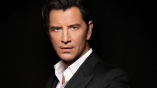 Γιατί πέφτουμε από τα σύννεφα με τις δηλώσεις του Σάκη Ρουβά;