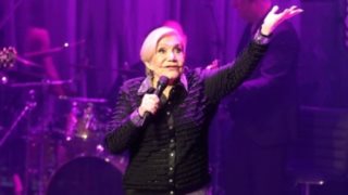 Ατύχημα για τη Μαρινέλλα - Αναβλήθηκε η εμφάνισή της στο νυχτερινό κέντρο