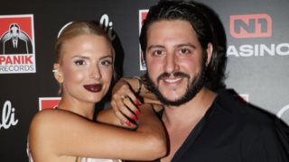 Σπάνια δημόσια κοινή εμφάνιση της Κατερίνας Λιόλιου με τον σύντροφό της, Χάρη Παπατζανή