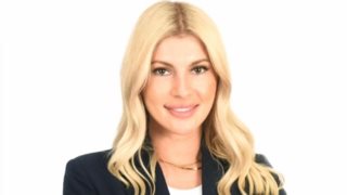 Η Όλγα Πηλιάκη σε ισπανικό κομμωτήριο | Το νέο χρώμα μαλλιών που υιοθέτησε