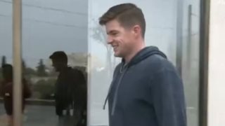 Ο Τάιλερ Μάκμπεθ επέστρεψε στην Ελλάδα για να βρεθεί στην ορκομωσία του Στέφανου Κασσελάκη