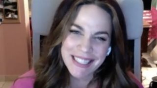 Η εμφάνιση της Κατερίνας Στικούδη στο J2US μετά τη γέννηση του παιδιού της