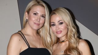 Βραδινή έξοδος για τη Φωτεινή Πετρογιάννη &amp; την Ελένη Βουλγαράκη μαζί με τους συντρόφους τους