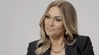 Έλλη Κοκκίνου: "Τον Ιούλιο θα γίνω 54, δεν έχω κάνει ακόμη πλαστικές γιατί φοβάμαι πάρα πολύ το νυστέρι"