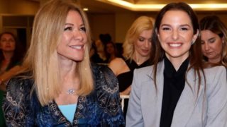 Η Μαριάννα Λάτση αγκαλιά με την κόρη της, Εριέττα σε λαμπερό gala στη Θεσσαλονίκη