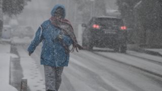Ραγδαία αλλαγή του καιρού τις επόμενες ημέρες - Ερχονται βροχές, καταιγίδες και χιόνια ακόμη και μέσα σε πόλεις