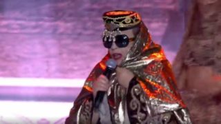 J2US | Η Μάρα Μεϊμαρίδη &quot;επέστρεψε&quot; ντυμένη χανούμισσα!