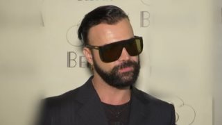 Ο Περικλής Κονδυλάτος στηρίζει τον Άγγελο Μπράτη: &quot;Σχεδιαστές Δ διαλογής κάνουν γενέθλια στα πρωινά&quot;