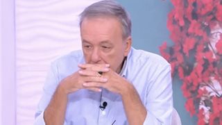 Ανδρέας Μικρούτσικος: "Είναι πολιτική ξεφτίλα να λέει ένας δημοσιογράφος ότι μία οικογένεια τρέφεται με 4 τοστ - Βλάχο, συνέχισε!"