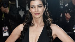 12 χρόνια πριν: Όταν η Αντιγόνη Κουλουκάκου έπαιξε την τσιγγάνα σε βιντεοκλίπ του Αντριάνο Τσελεντάνο