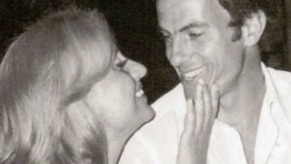 Ο θρυλικός γάμος του Μίμη Δομάζου και της Βίκυς Μοσχολιού - Οι 7.000 μπομπονιέρες και η βέρα που χάθηκε