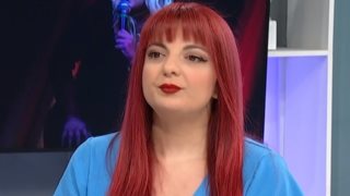 Χρύσα Κατσαρίνη: &quot;Η μαμά μου έσπασε αυτόν τον κύκλο της βίας, έφυγε κι έτσι μου έμαθε να φεύγω κι εγώ&quot;