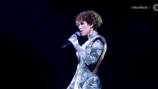 MadWalk 2020 | H Έλενα Τσαγκρινού &amp; το non- binary catwalk του Apostolos Mitropoulos