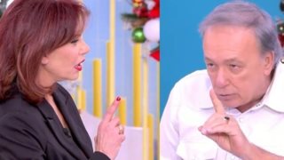 Η Πωλίνα Γκιωνάκη κατά του Ανδρέα Μικρούτσικου: &quot;Αυτό που κάνετε δεν σας τιμά καθόλου - Ποια μπιφτέκα γύρισα;&quot;