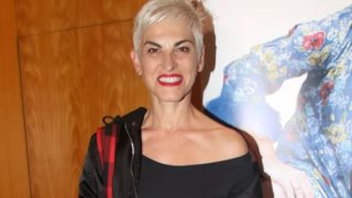 Η Ελένη Ψυχούλη μας βάζει στο εντυπωσιακό εξοχικό της