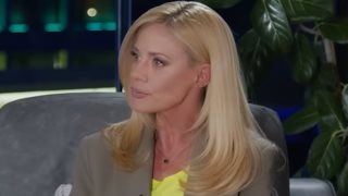 Ζέτα Μακρυπούλια: "Περίμενα πότε θα χτυπήσει το καμπανάκι της μητρότητας και δεν χτυπούσε"