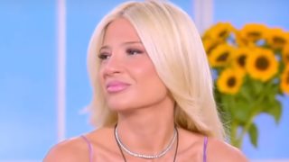 Αμήχανη η Φαίη Σκορδά στην ερώτηση για το τέλος της εκπομπής στον ΣΚΑΪ