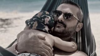 Ο Λεωνίδας Κουτσόπουλος φωτογραφίζει τον γιο του, Κίμωνα στα γυρίσματα της "Φάρμας"