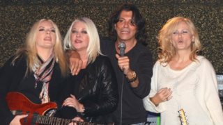 Όταν η Αγγελική Νικολούλη &quot;ρόκαρε&quot; με την Ρούλα Κορομηλά και τον Ηλία Ψινάκη