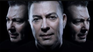 Ο Νίκος Μακρόπουλος...  "Τα’ αλλάζει όλα"