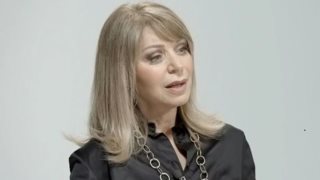 Η Έλλη Στάη με το πιο σοφιστικέ χτένισμα για καρέ μαλλιά