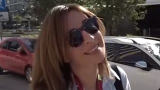 Η πρώτη αντίδραση της Νίκης Λυμπεράκη μετά την επεισοδιακή συνέντευξη με τον Νίκο Καρβέλα